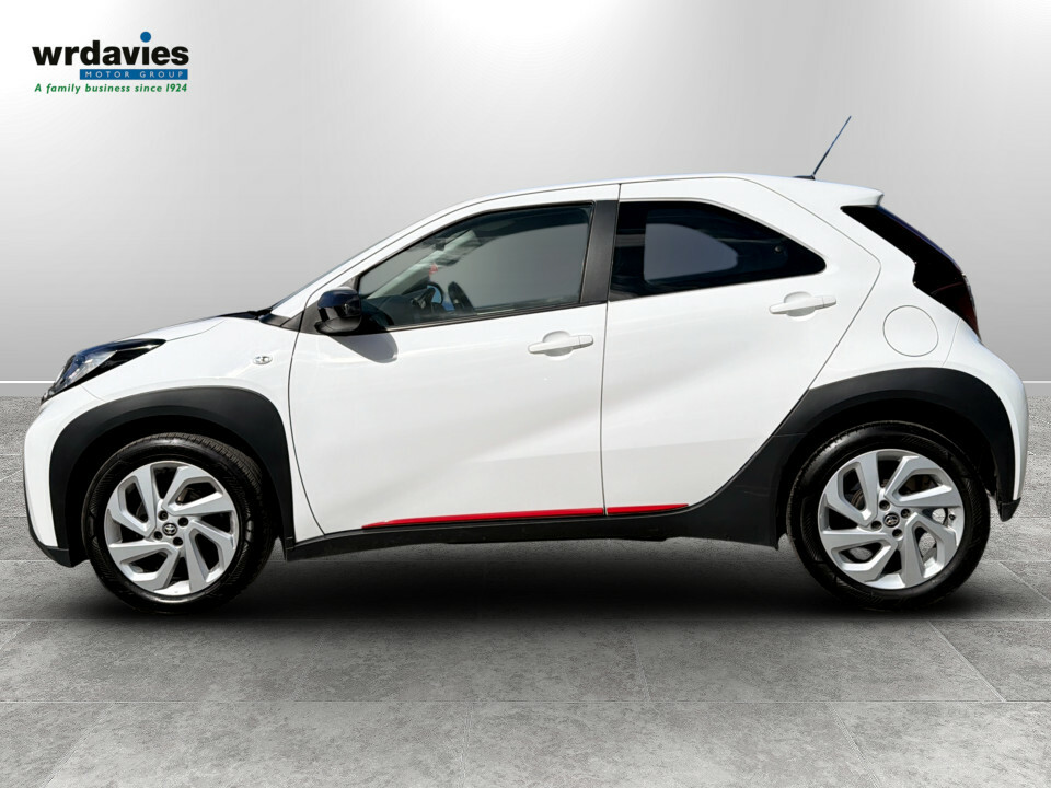 Toyota Aygo X 1.0 Vvt-i Pure CX72XPW White #4