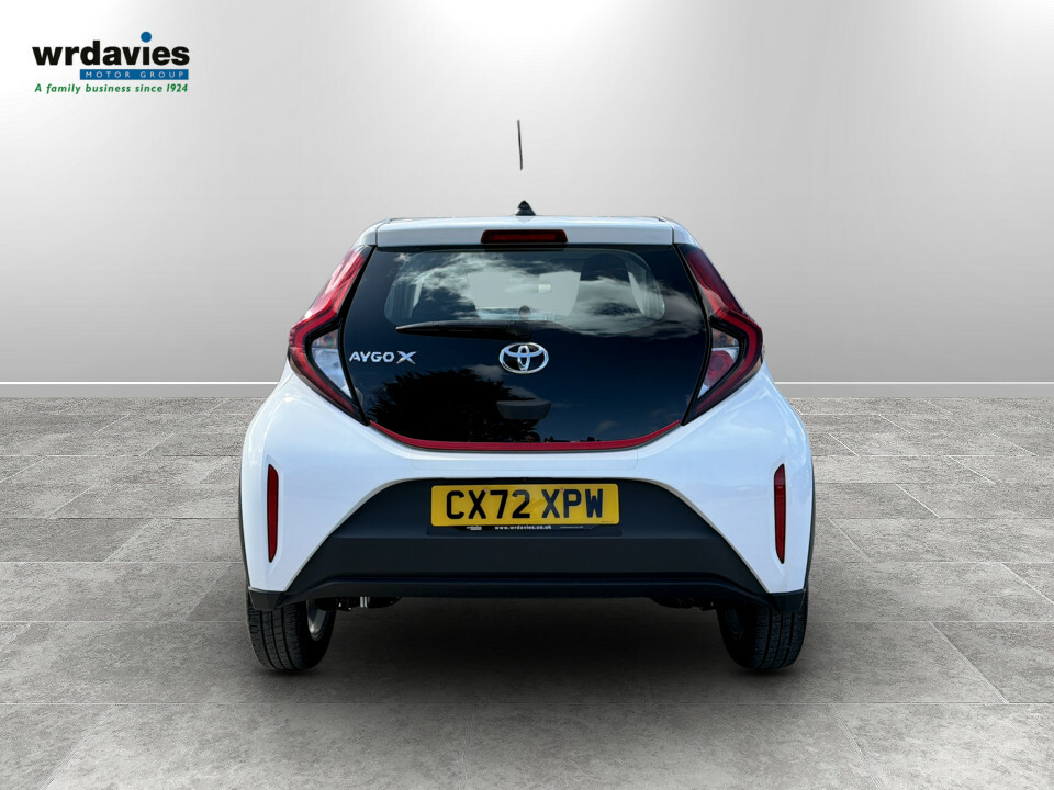 Toyota Aygo X 1.0 Vvt-i Pure CX72XPW White #6