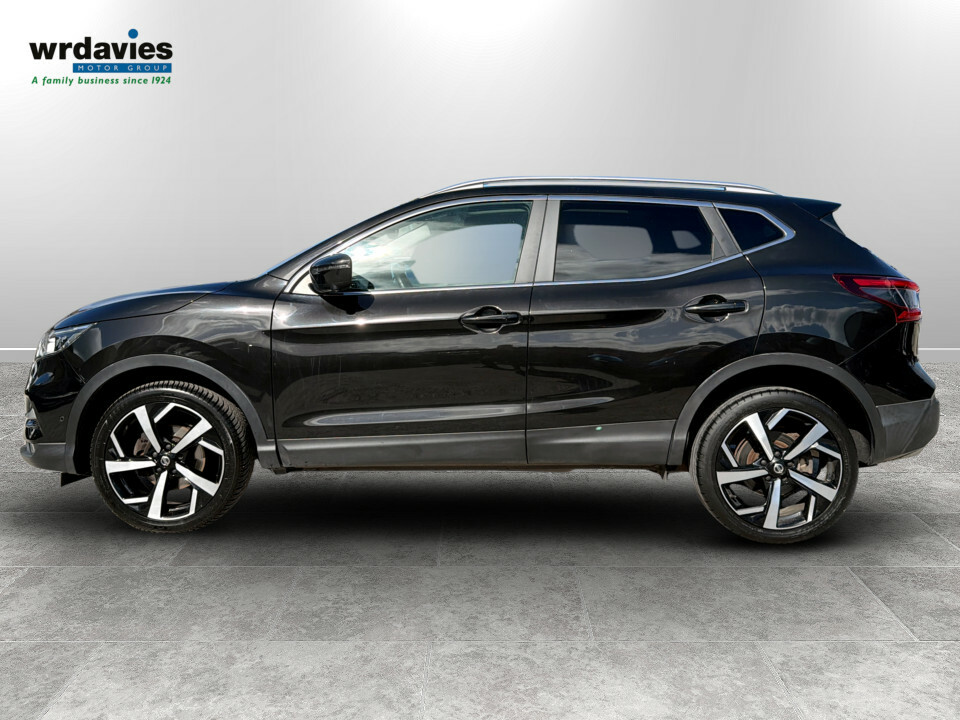 Nissan Qashqai 1.3 Dig-t Tekna DG69VVX Black #4