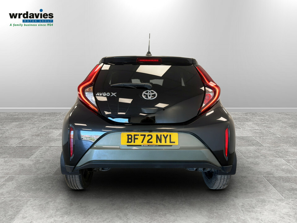 Toyota Aygo X 1.0 Vvt-i Edge BF72NYL Green #6