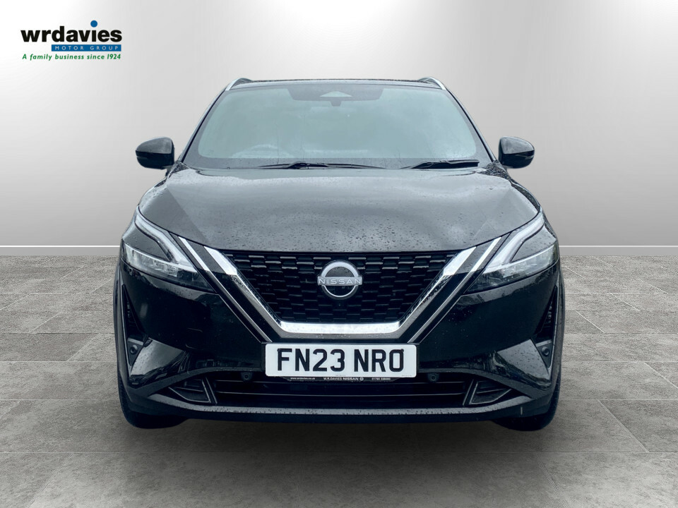 Nissan Qashqai 1.3 Dig-t Mh 158 Tekna Xtronic Black #2