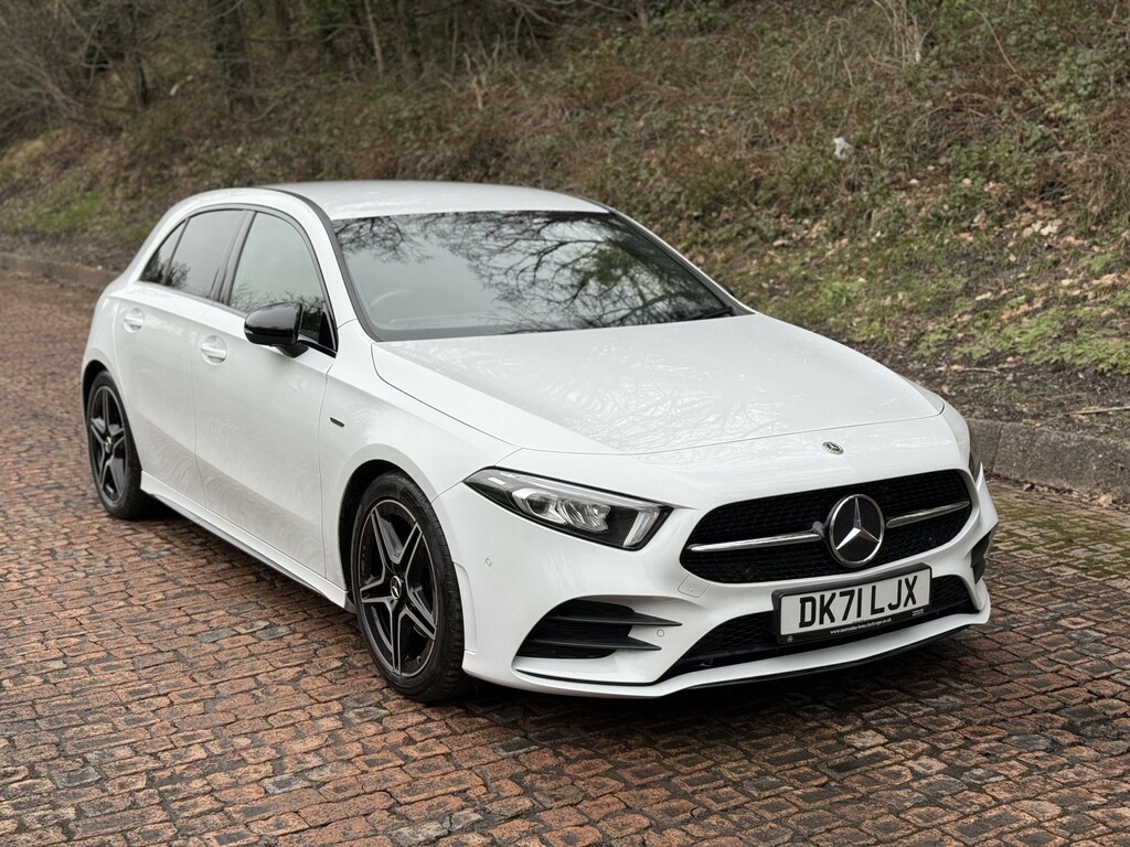 Mercedes-Benz A Class 1.3 A180 Amg Line Edition DK71LJX White #3