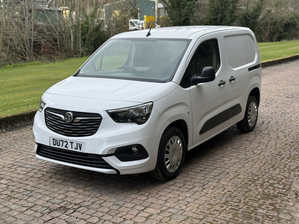 Vauxhall Combo 1.5 Turbo D 2300 Sportive DU72TJV White #5