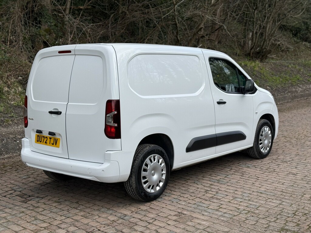 Vauxhall Combo 1.5 Turbo D 2300 Sportive DU72TJV White #3