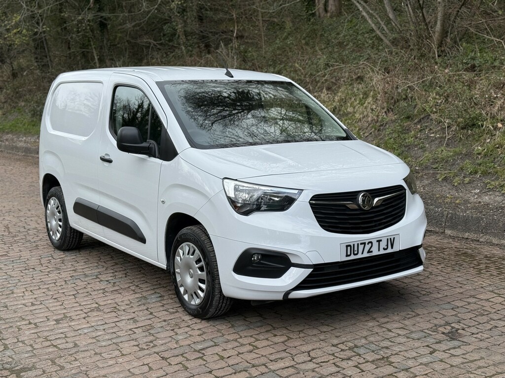 Vauxhall Combo 1.5 Turbo D 2300 Sportive DU72TJV White #4