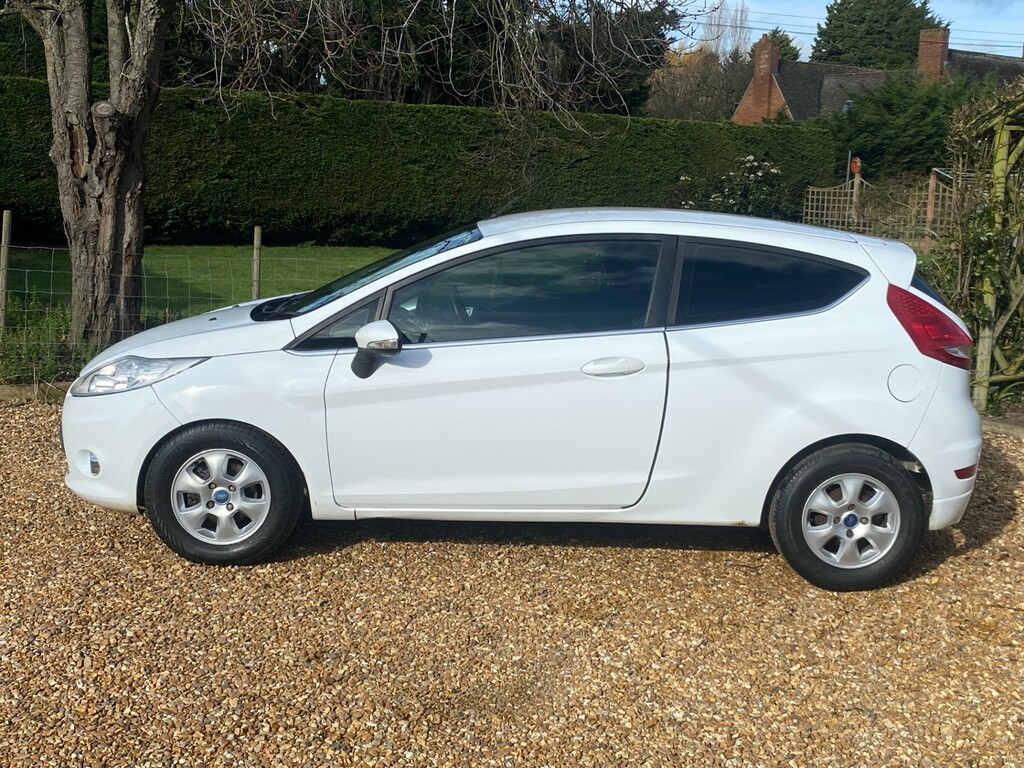 Ford Fiesta 1.6 Tdci Econetic Dpf Titanium Hatchback Diese PX61WWZ White #4
