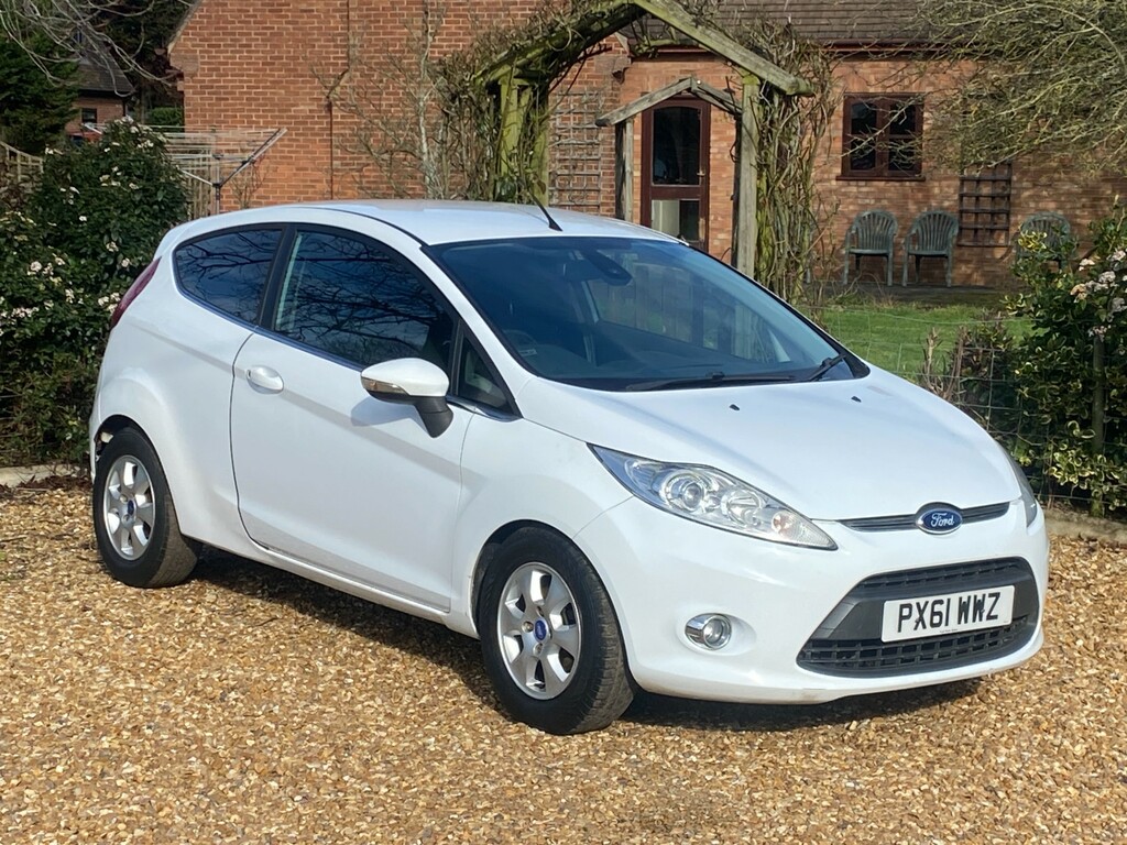 Ford Fiesta 1.6 Tdci Econetic Dpf Titanium Hatchback Diese PX61WWZ White #2