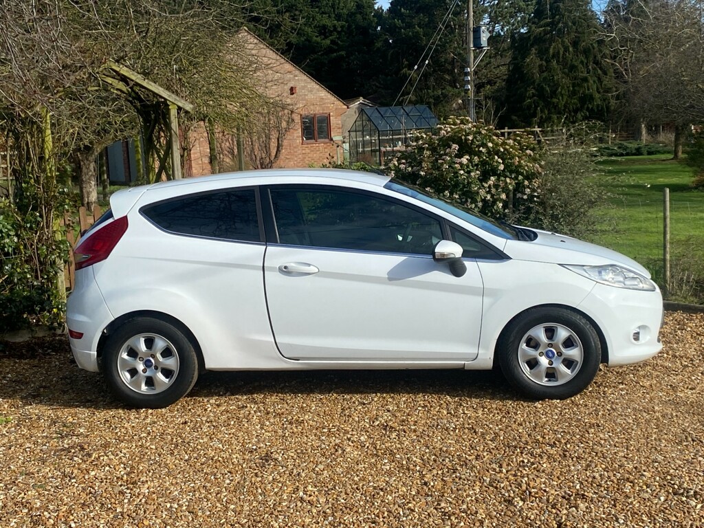 Ford Fiesta 1.6 Tdci Econetic Dpf Titanium Hatchback Diese PX61WWZ White #3