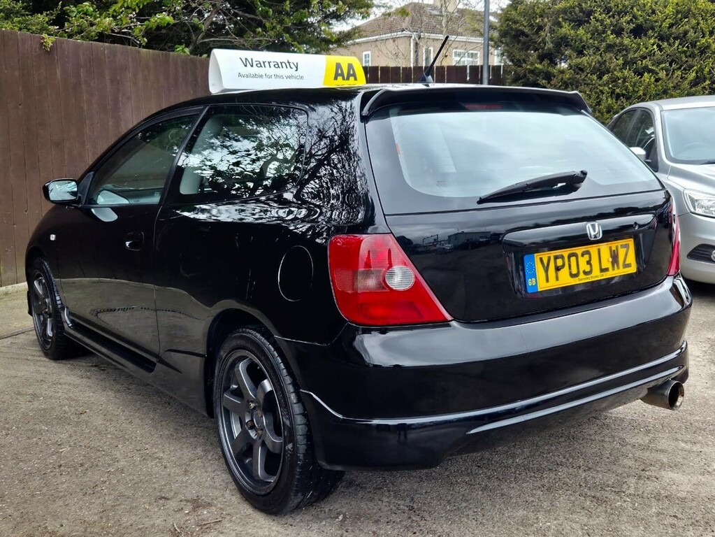 Honda Civic 1.6 I-vtec Sport Black #4