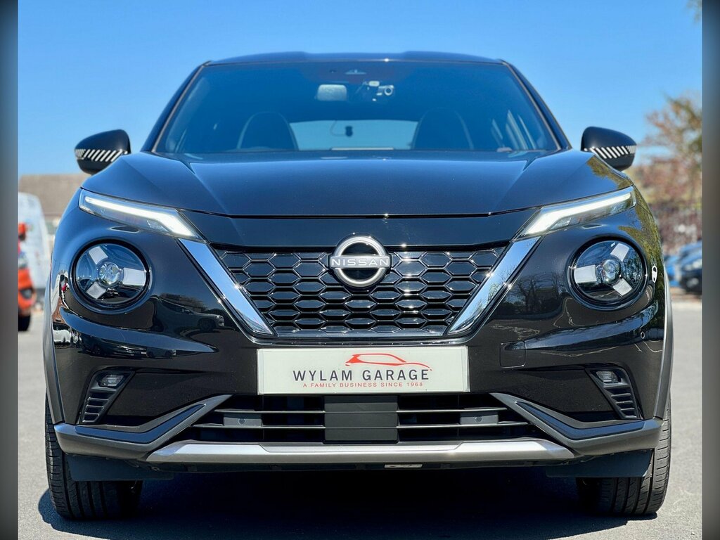 Nissan Juke 1.6 Premiere Edition Euro 6 DG72MLX Black #2