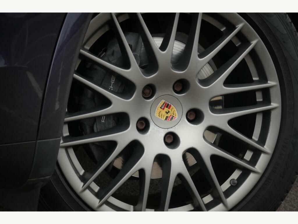 Porsche Cayenne 3.0 Td V6 Platinum Edition Tiptronics 4Wd Euro 6 YL67FPO Purple #3