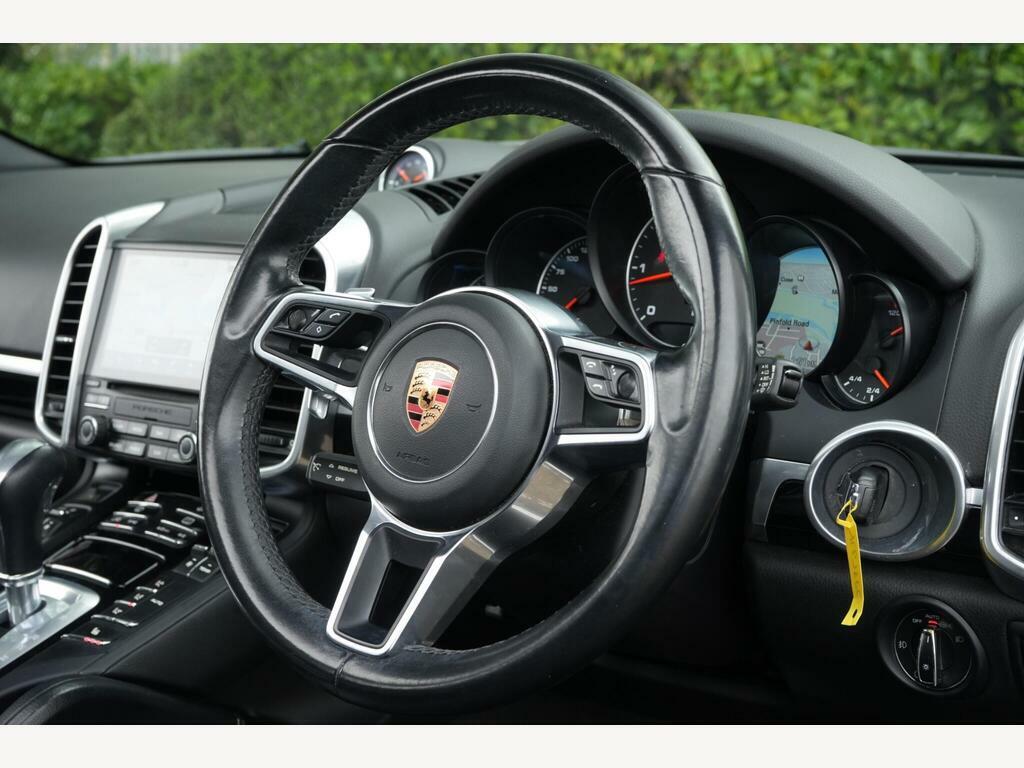 Porsche Cayenne 3.0 Td V6 Platinum Edition Tiptronics 4Wd Euro 6 YL67FPO Purple #2