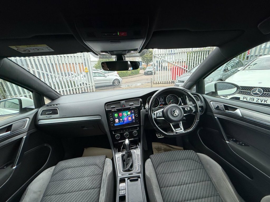 Volkswagen Golf 2L R-line DH19SWX White #2