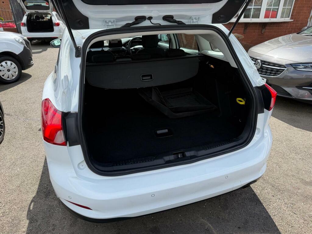 Ford Focus 1.5T Ecoboost Titanium Euro 6 Ss HF69CVB White #6