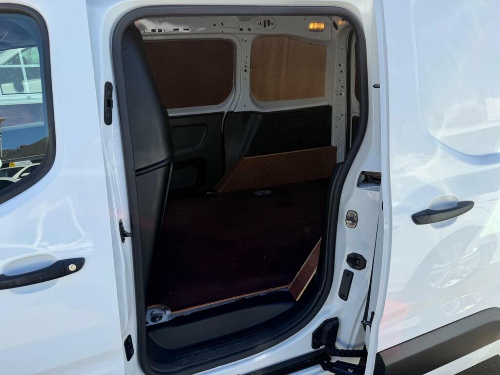 Peugeot Partner 1.5 Bluehdi 1000 Professional Standard Panel Van S MT21OGB White #4