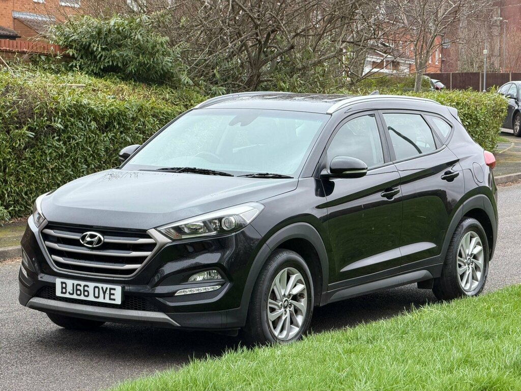 Hyundai Tucson 1.7 Crdi Blue Drive Se Nav Euro 6 Ss BJ66OYE Black #2