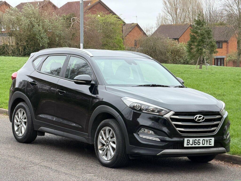 Hyundai Tucson 1.7 Crdi Blue Drive Se Nav Euro 6 Ss BJ66OYE Black