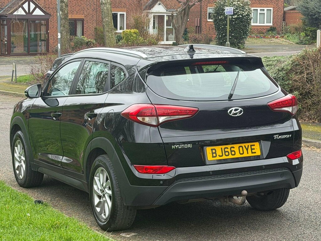 Hyundai Tucson 1.7 Crdi Blue Drive Se Nav Euro 6 Ss BJ66OYE Black #5