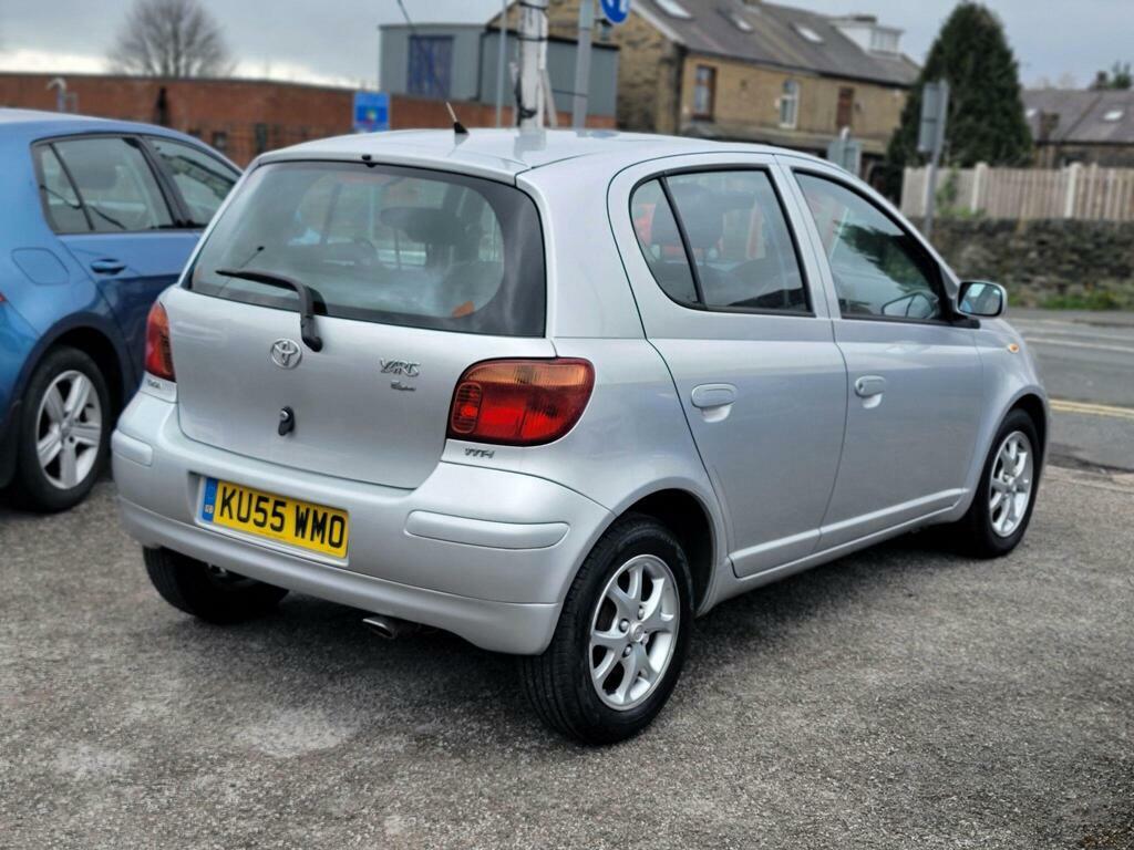 Toyota Yaris 1.3 Vvt-i T Spirit Silver #6