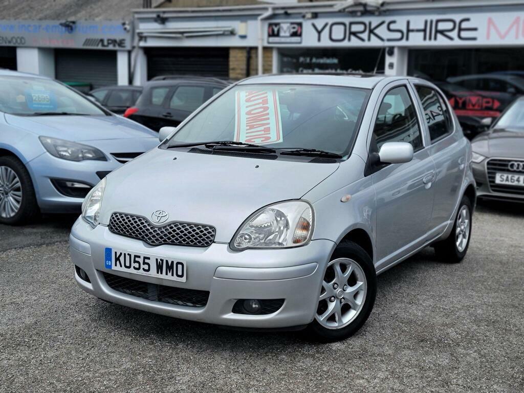 Toyota Yaris 1.3 Vvt-i T Spirit Silver #3