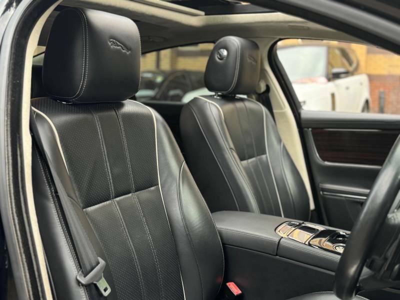 Jaguar XJ 3.0D V6 Portfolio Euro 5 Ss - 2015 65 Black #3