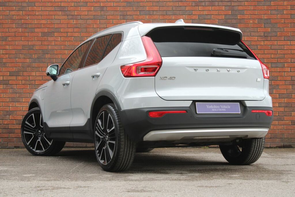 Volvo XC40 1.5H T5 Twin Engine Recharge 10.7Kwh Inscription P YR71WKN Silver #3