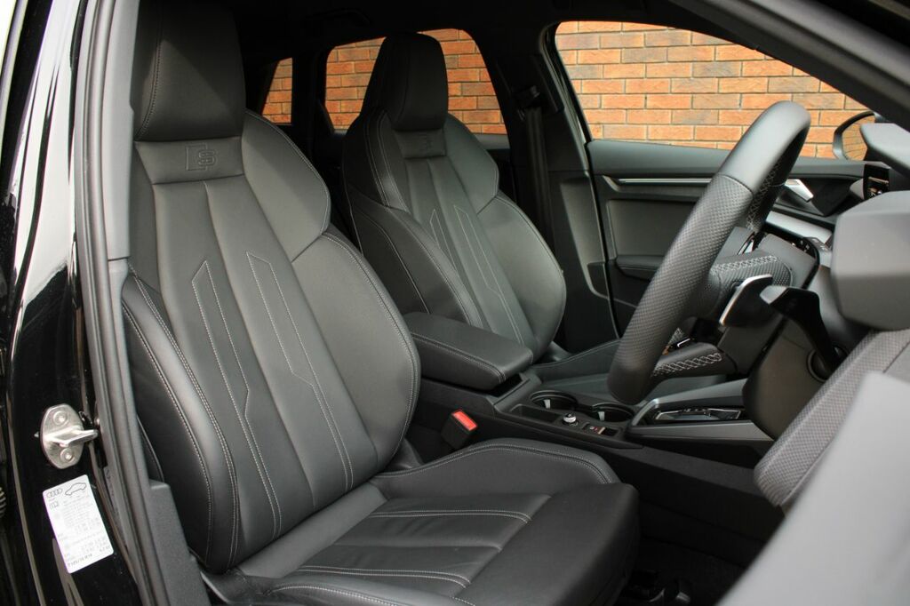 Audi A3 1.5 Tfsi 35 Black Edition Sportback S Tronic Euro DK25XLS Black #4