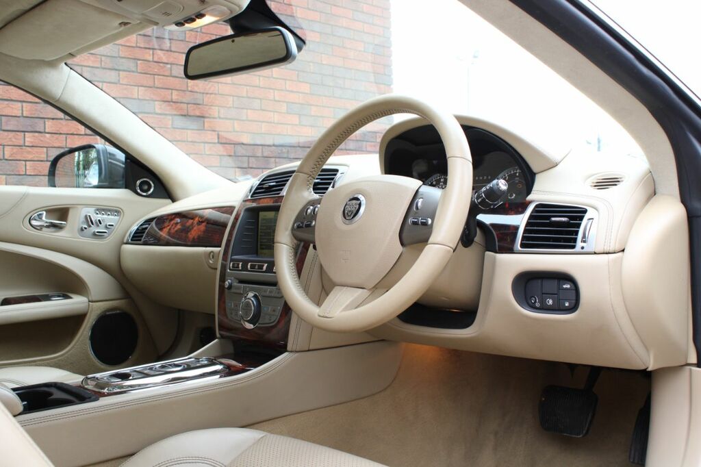 Jaguar XK 5.0 V8 Portfolio - 2011 11 Black #5