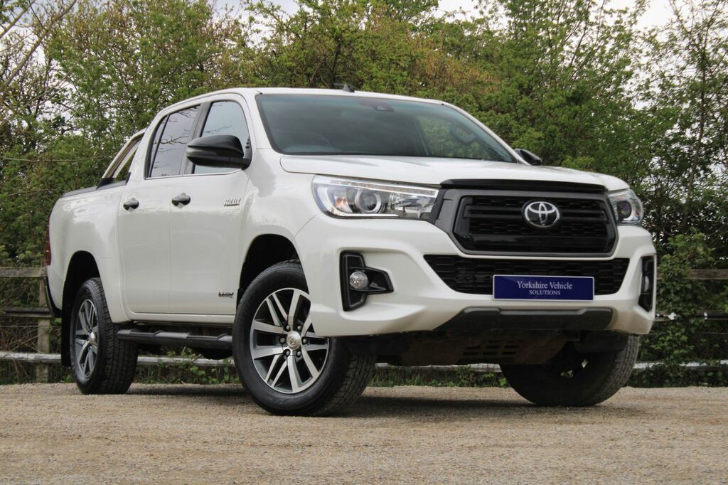 Toyota HILUX 2.4 D-4d Invincible X 4Wd Euro 6 Ss T White