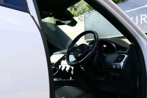 Jaguar E-Pace 2.0 E-pace Chequered GF70LJZ White #3