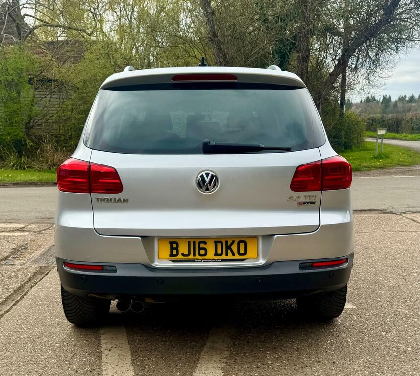 Volkswagen Tiguan 2.0 Tdi Bluemotion Tech Match Edition Suv BJ16DKO Silver #4