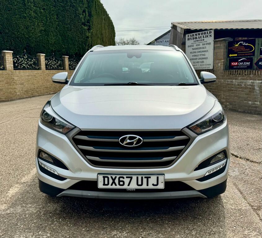 Hyundai Tucson 1.7 Crdi Blue Drive Se Nav Suv DX67UTJ Silver #3