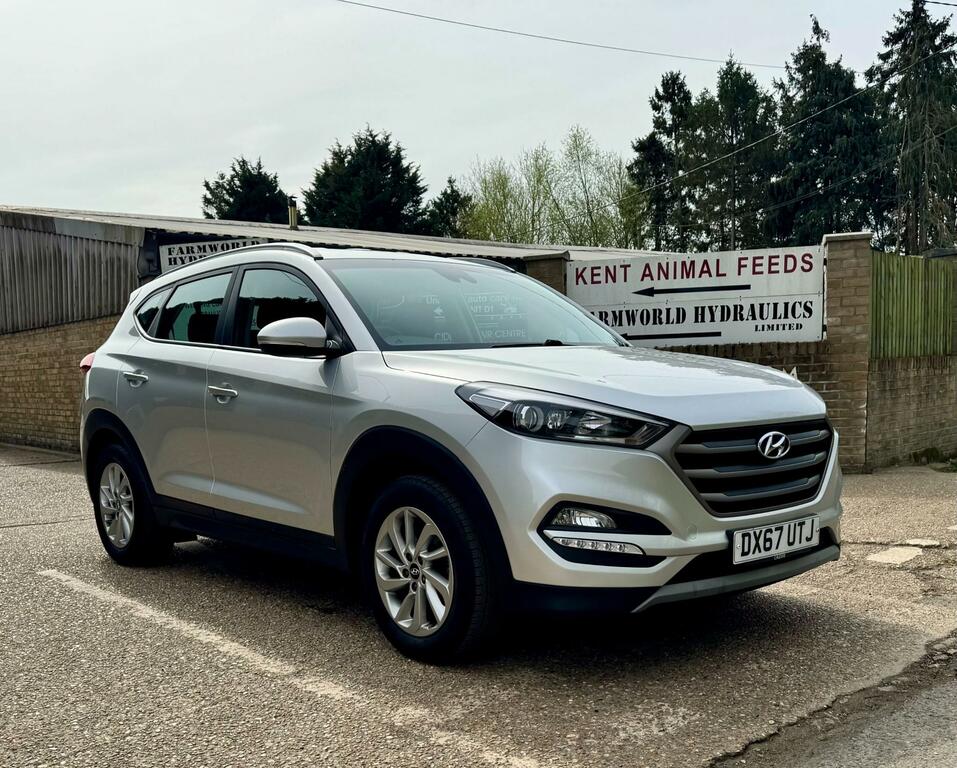 Hyundai Tucson 1.7 Crdi Blue Drive Se Nav Suv DX67UTJ Silver #6