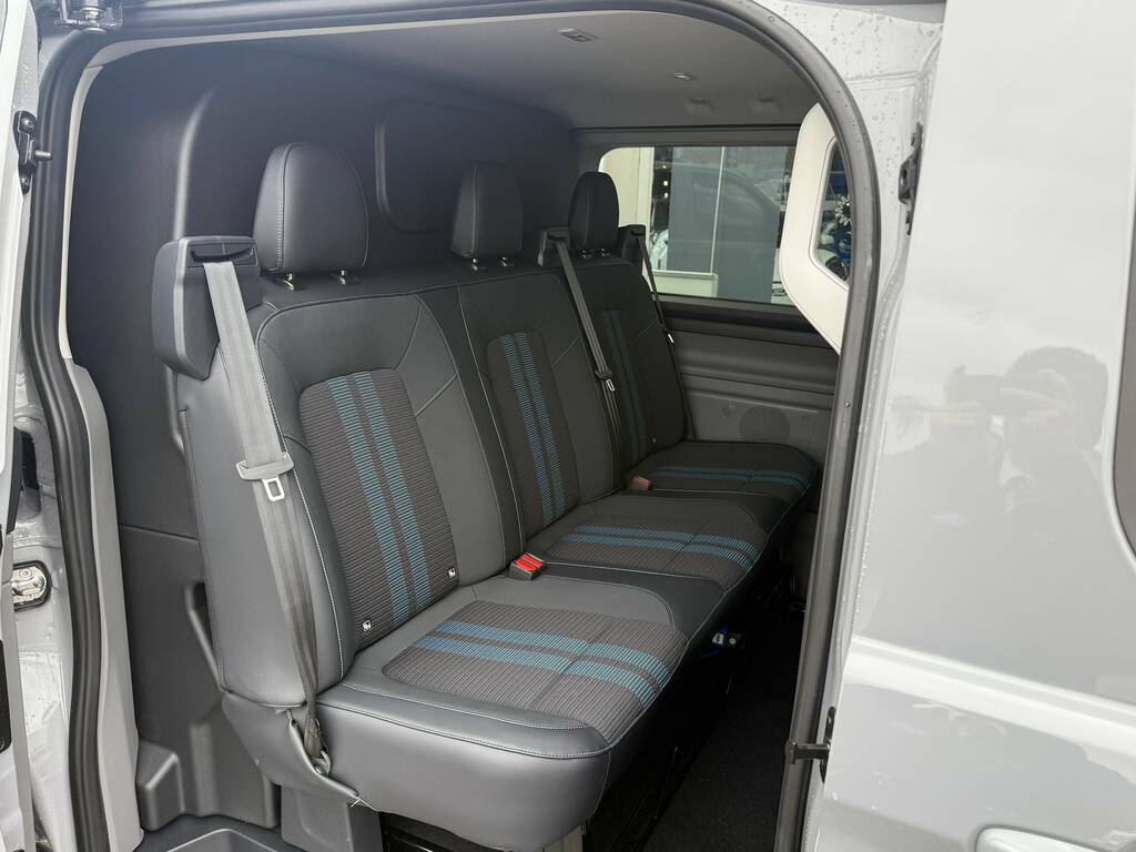 Ford Transit Custom 320 2.5 Phev 232Ps L1 Double Cab Sport WR75DVX Grey #6
