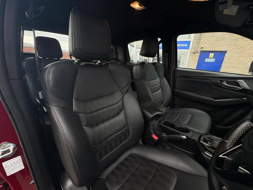 Isuzu D-Max 1.9 V-cross 4X4 SD25YKJ Red #3