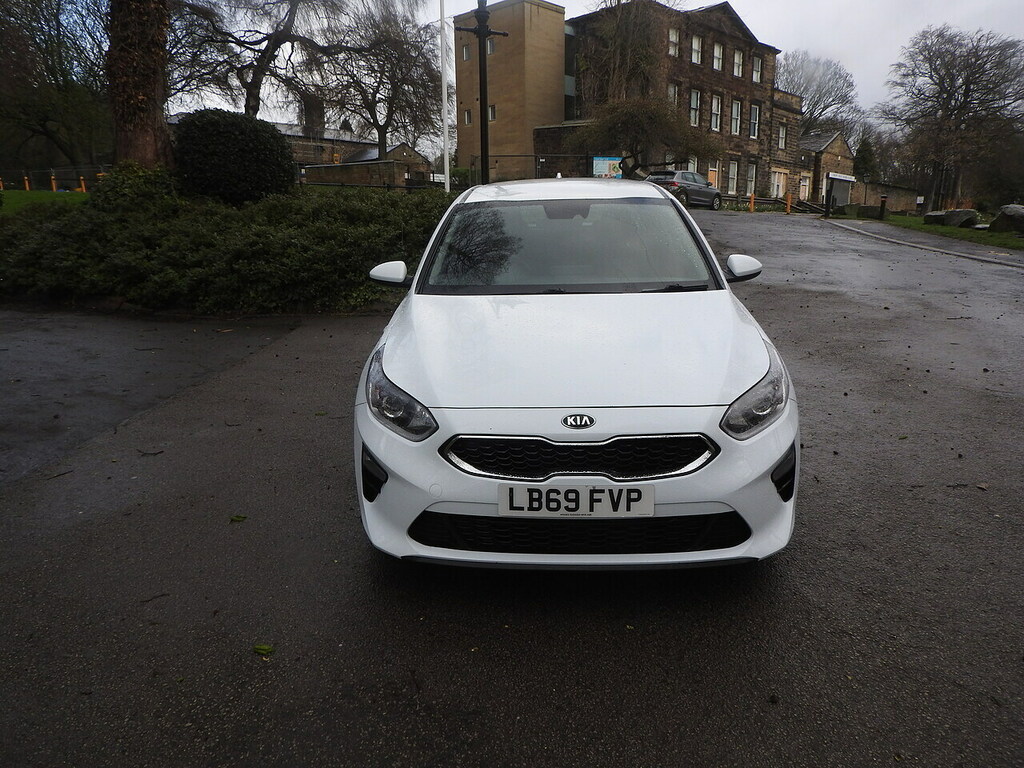 Kia Ceed T-gdi Eco 2 LB69FVP White #2