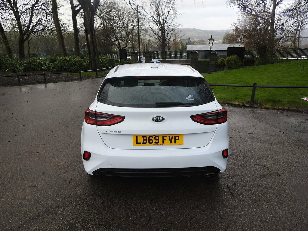 Kia Ceed T-gdi Eco 2 LB69FVP White #6