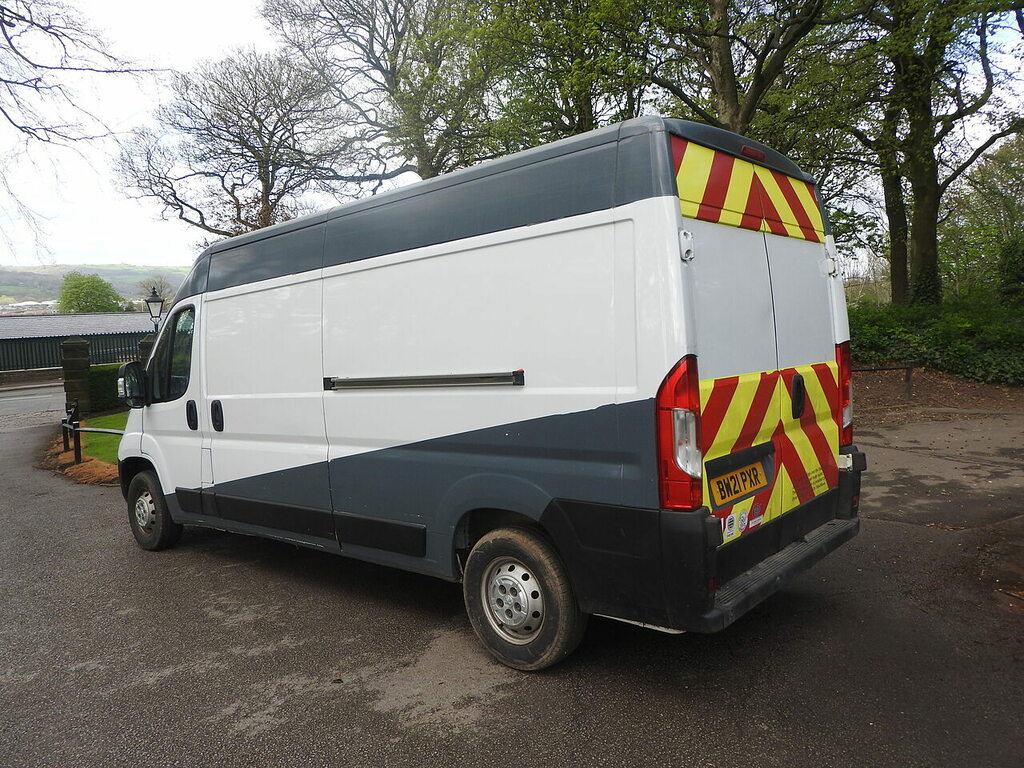 Peugeot Boxer 2.2 Bluehdi 335 Professional Panel Van BW21PXR White #5
