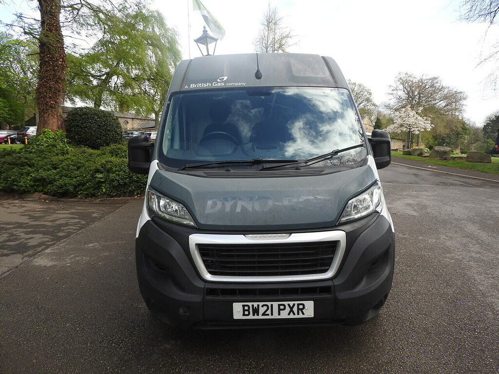 Peugeot Boxer 2.2 Bluehdi 335 Professional Panel Van BW21PXR White #2