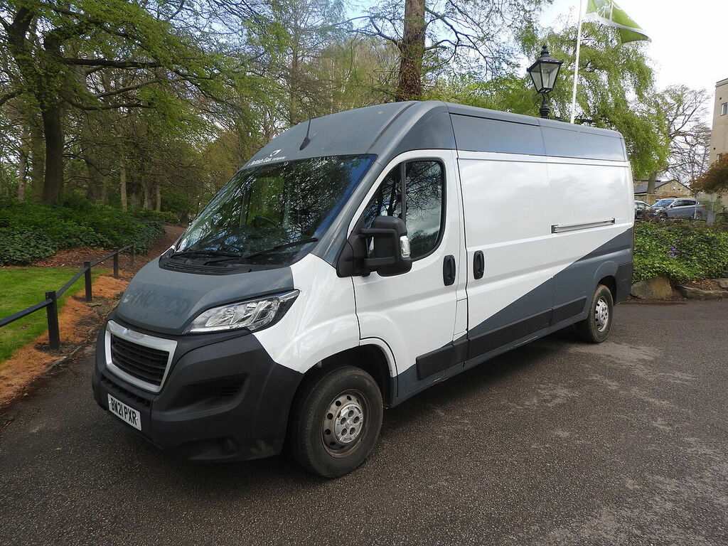 Peugeot Boxer 2.2 Bluehdi 335 Professional Panel Van BW21PXR White #3