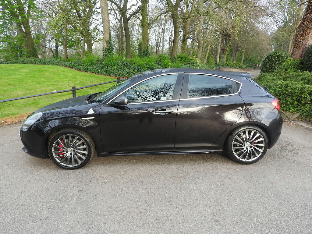Alfa Romeo Giulietta Tbi Quadrifoglio Verde Black #4