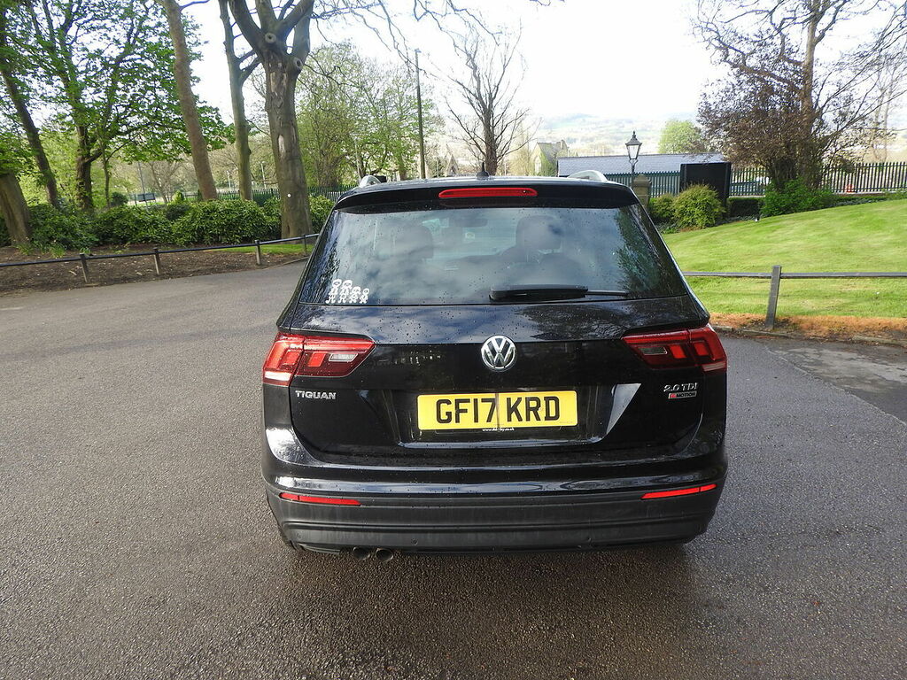 Volkswagen Tiguan Tdi Bluemotion Tech Se Navigation GF17KRD Black #4