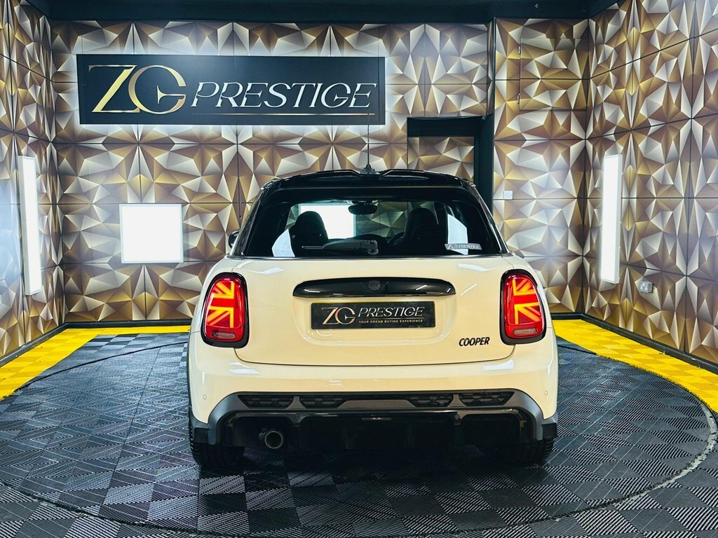 Mini Hatch 1.5L Cooper Sport YF22XME White #4