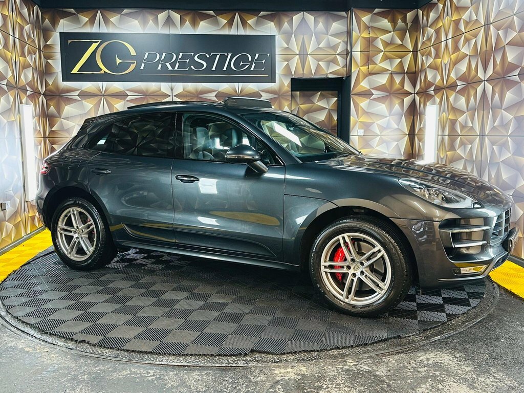 Porsche Macan 3.6L Turbo Grey