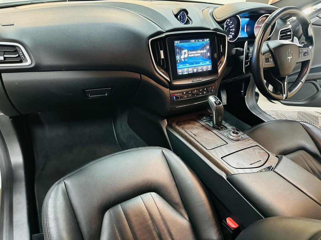 Maserati Ghibli 3L Royale White #3