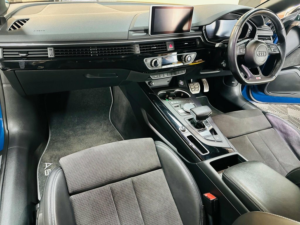 Audi A5 2L Black Edition Blue #4