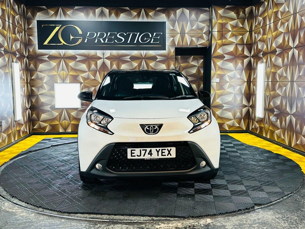 Toyota Aygo X 1L Edge EJ74YEX White #2