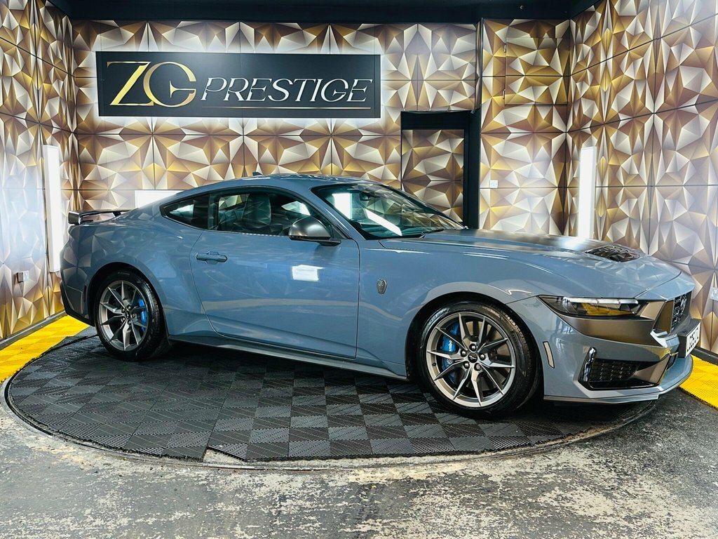 Ford Mustang 5L Dark Horse Blue