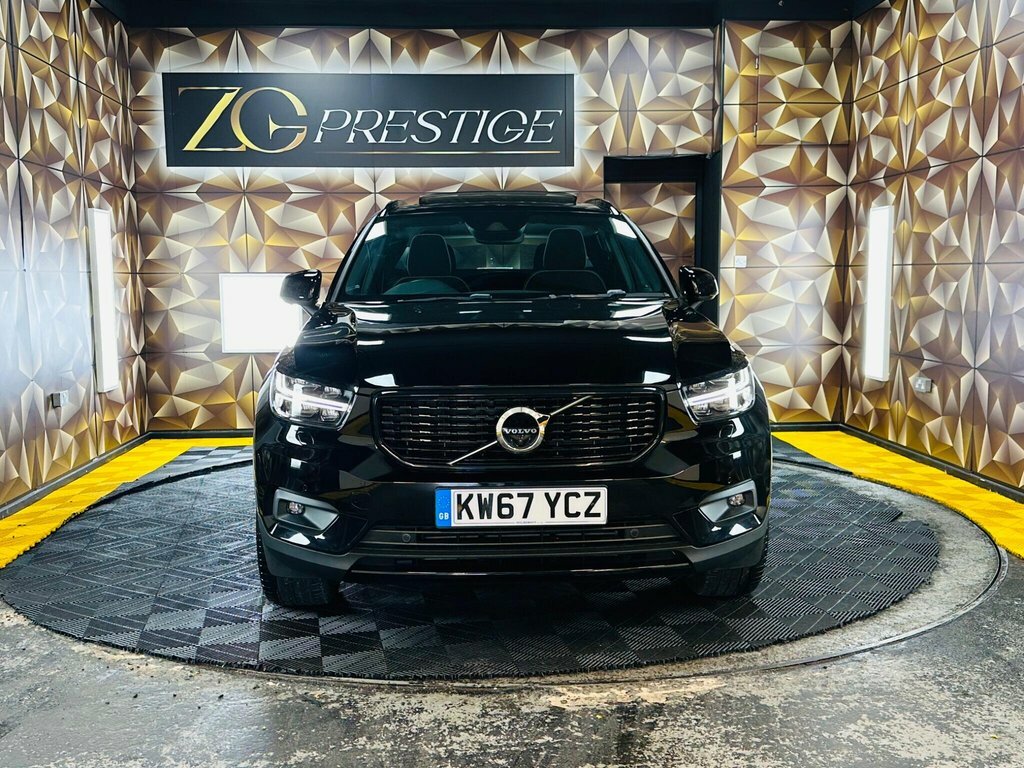 Volvo XC40 2L First Edition KW67YCZ Black #2