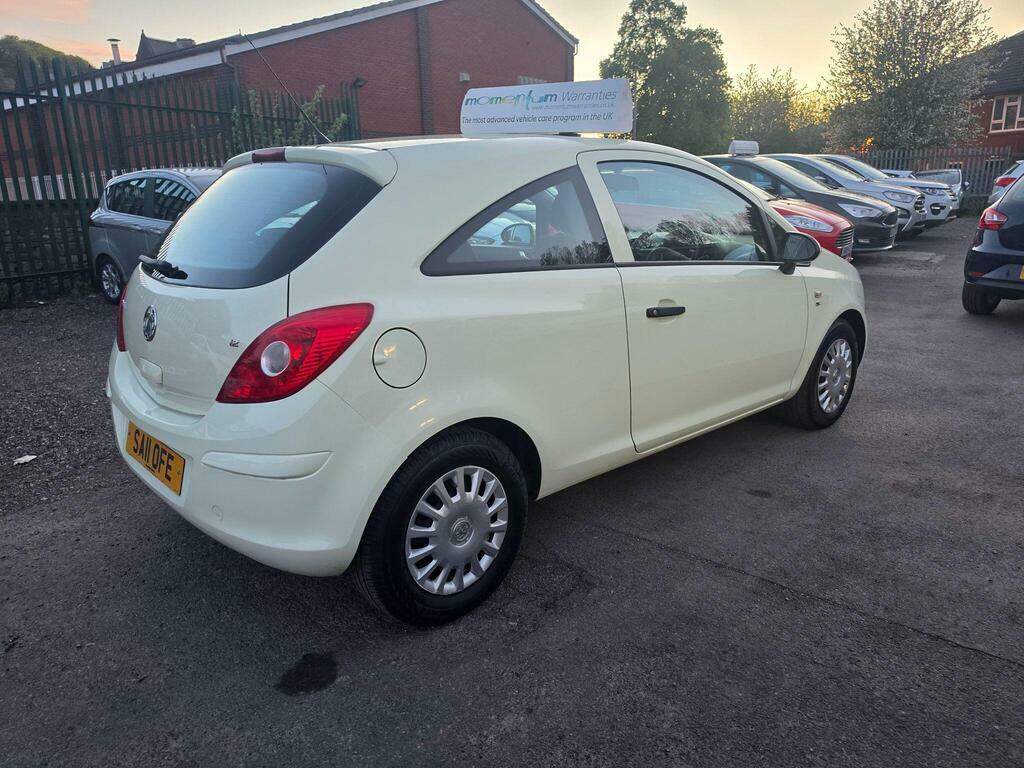 Vauxhall Corsa 1.2I 16V S Green #4
